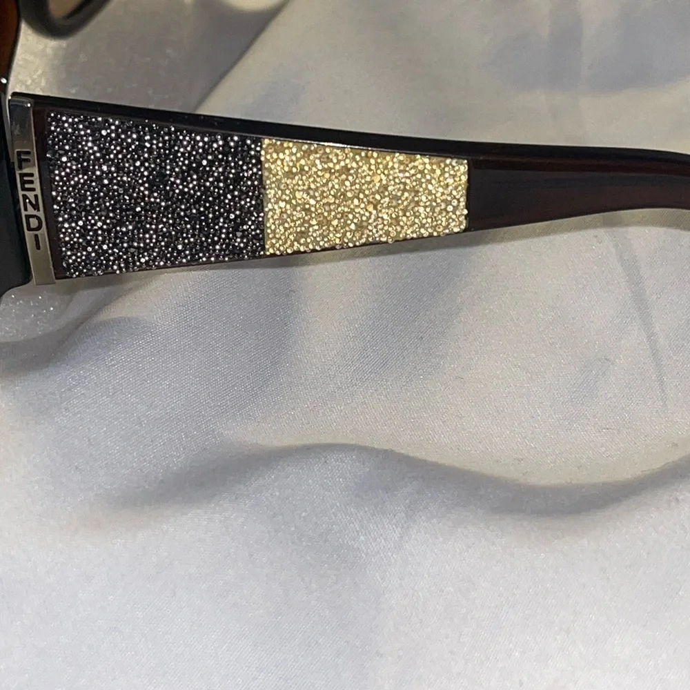 Fendi 😎 Sunglasses - Picture 7 of 10